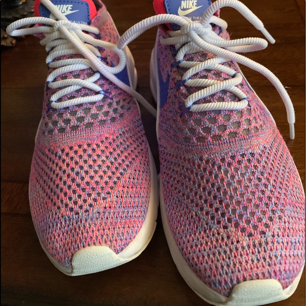 Nike knits